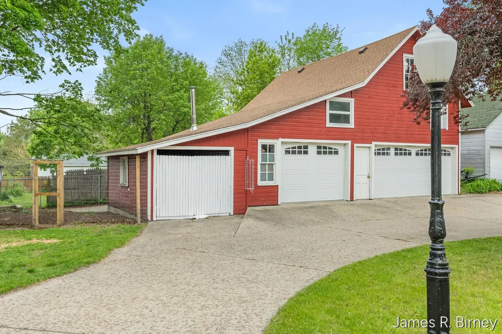 529 Avery Street Lowell City MI 49331