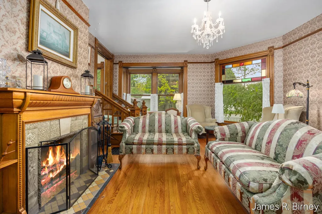 529 Avery Street Lowell City MI 49331