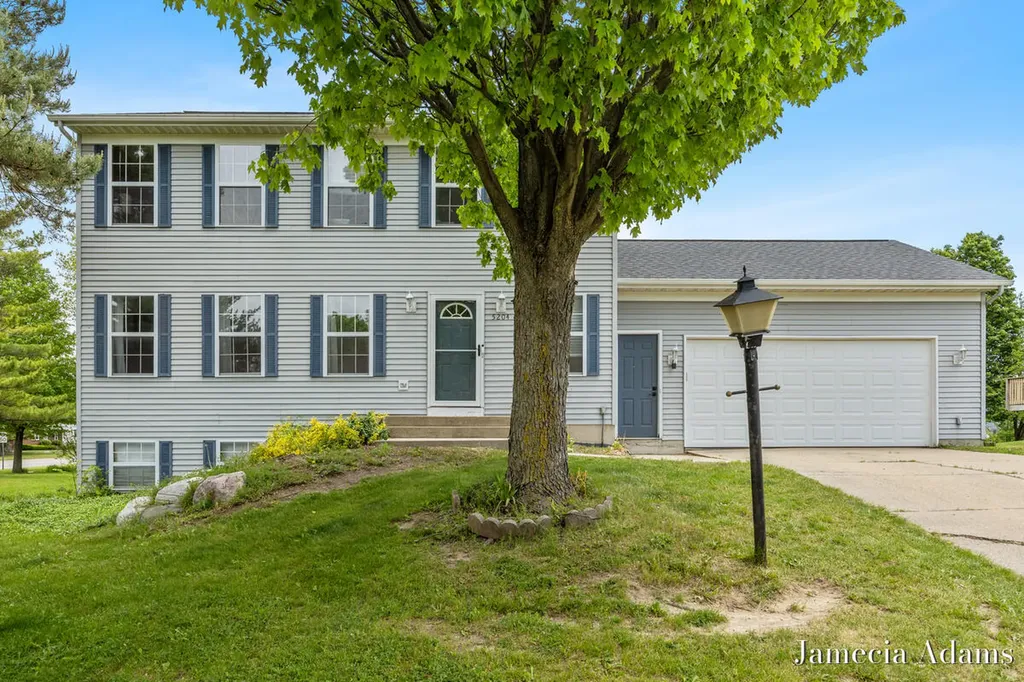 5204 Discovery Drive SE Kentwood City MI 49508