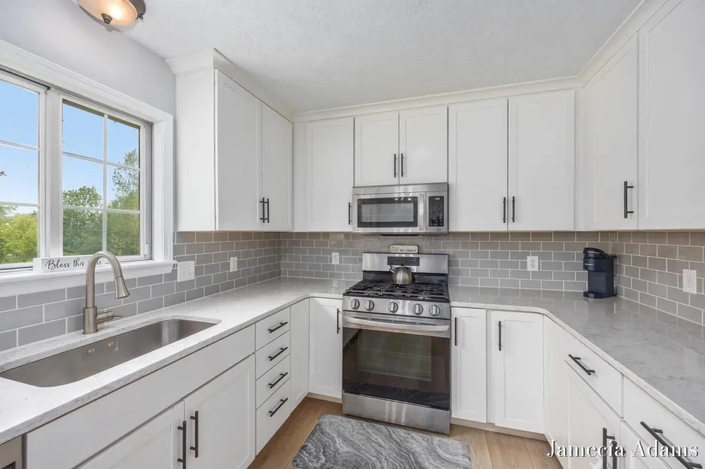 5204 Discovery Drive SE Kentwood City MI 49508