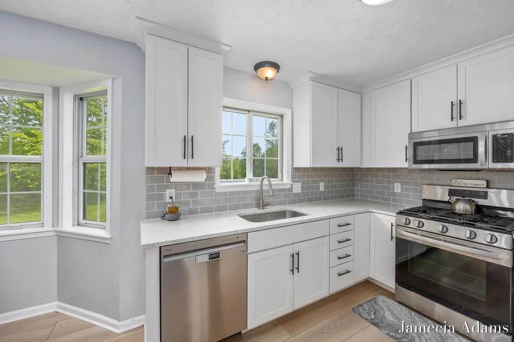 5204 Discovery Drive SE Kentwood City MI 49508