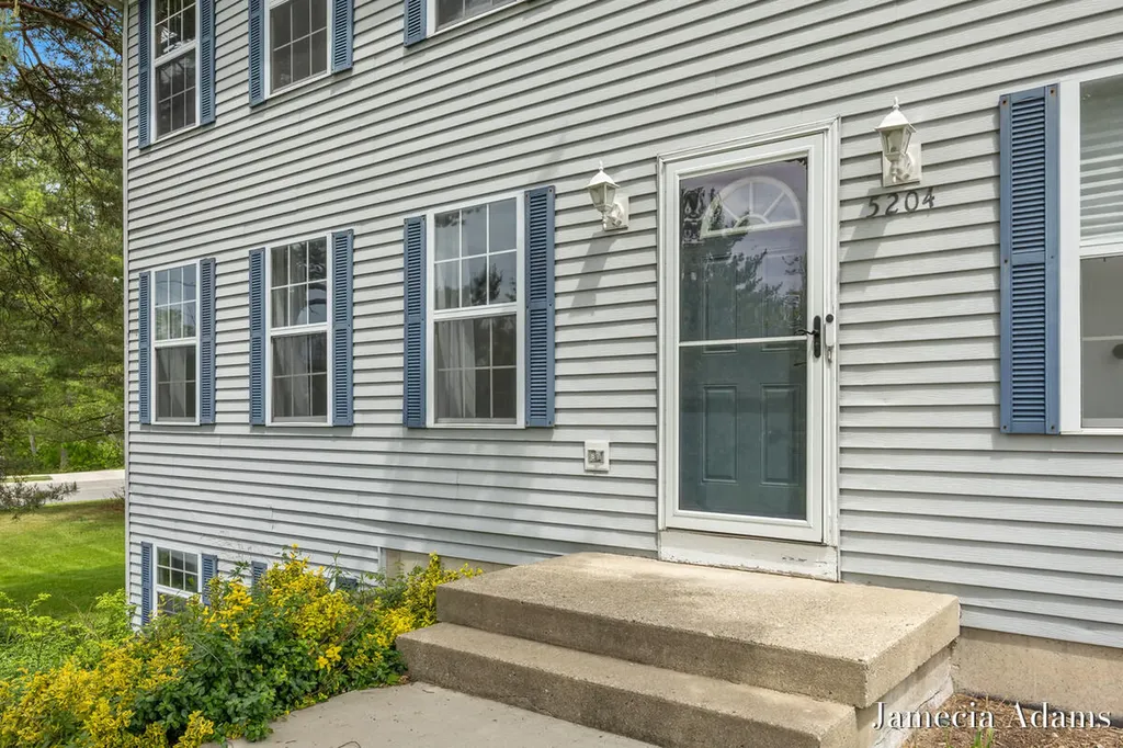 5204 Discovery Drive SE Kentwood City MI 49508