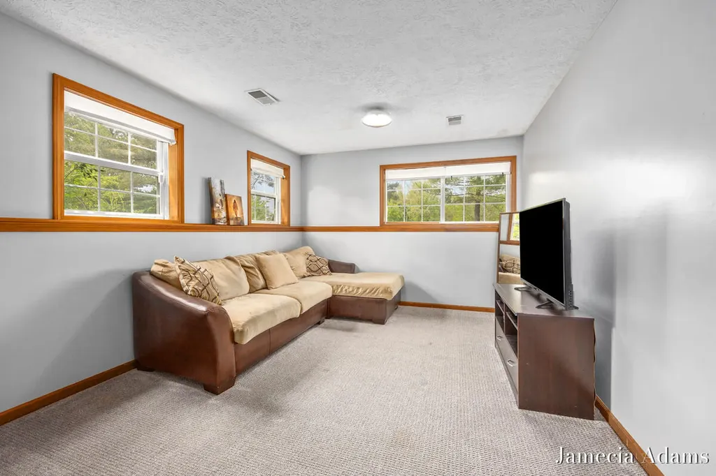 5204 Discovery Drive SE Kentwood City MI 49508