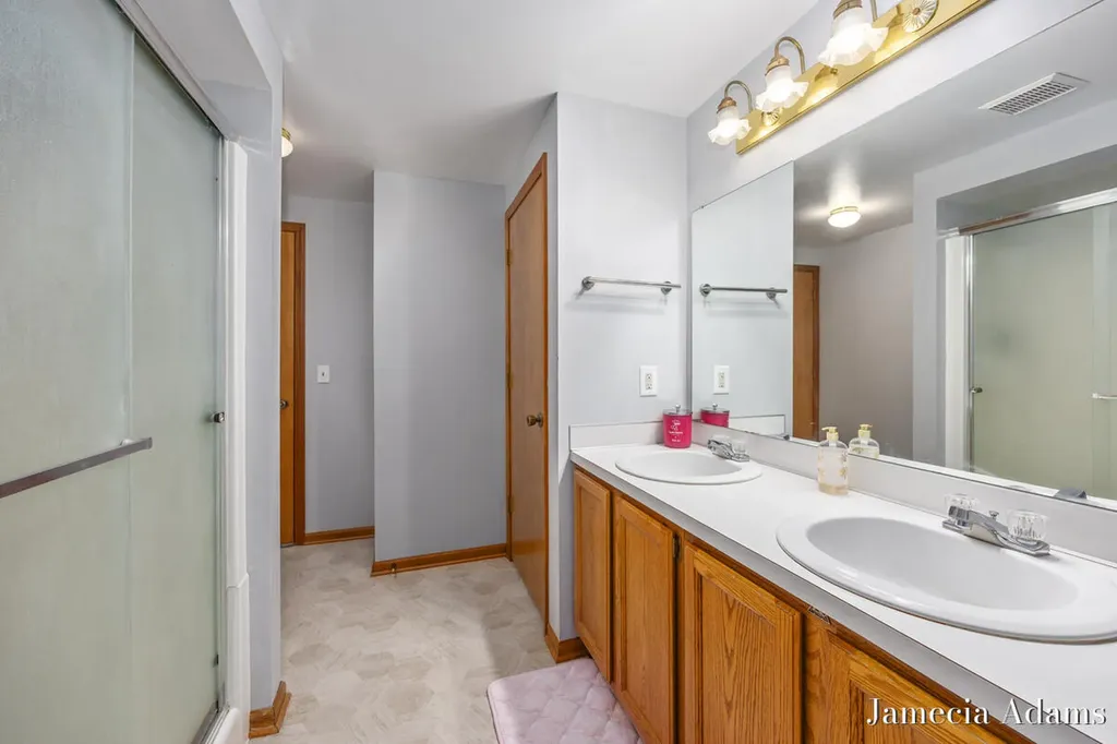 5204 Discovery Drive SE Kentwood City MI 49508