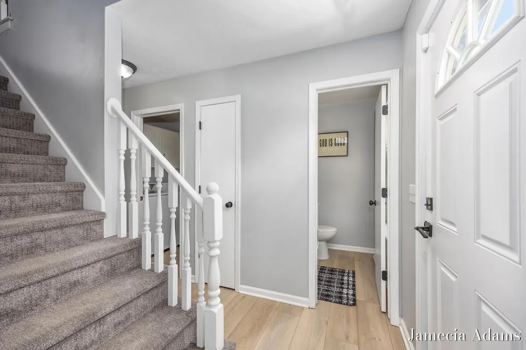 5204 Discovery Drive SE Kentwood City MI 49508