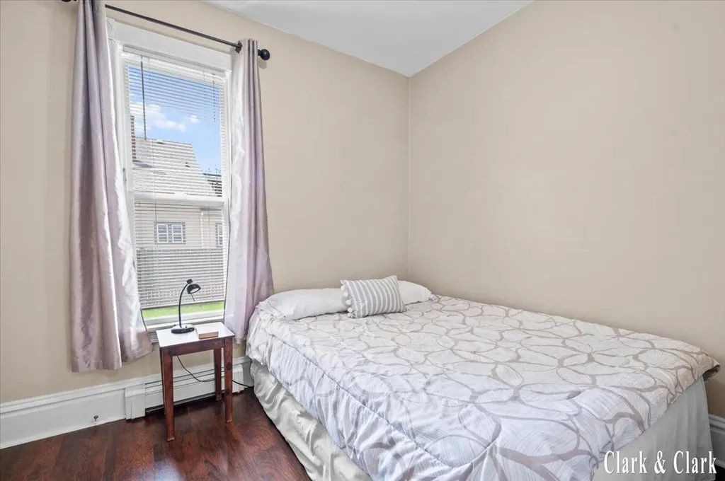 529 Carrier Street NE Grand Rapids City MI 49505