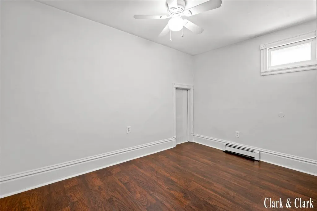 529 Carrier Street NE Grand Rapids City MI 49505