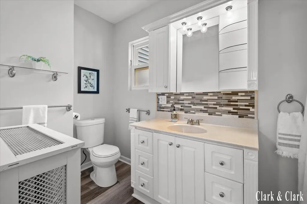 529 Carrier Street NE Grand Rapids City MI 49505