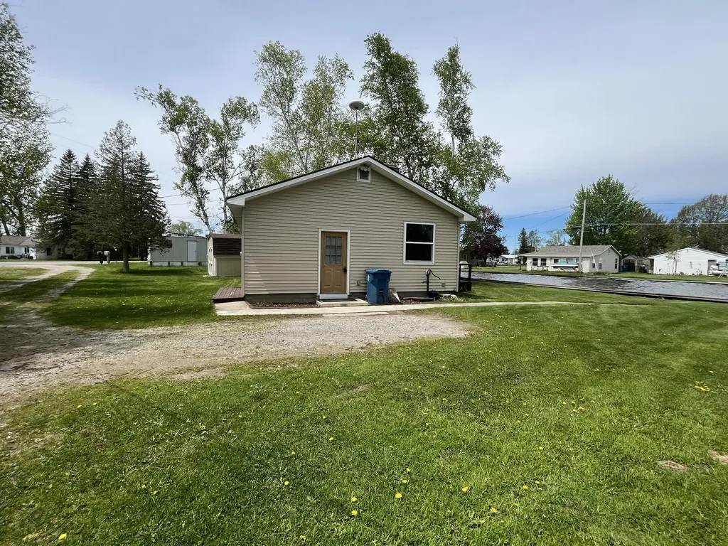 11200 W Shore Drive Lake Township MI 48629