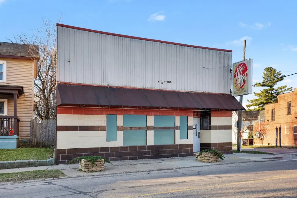 760 Butterworth Street SW Grand Rapids City MI 49504
