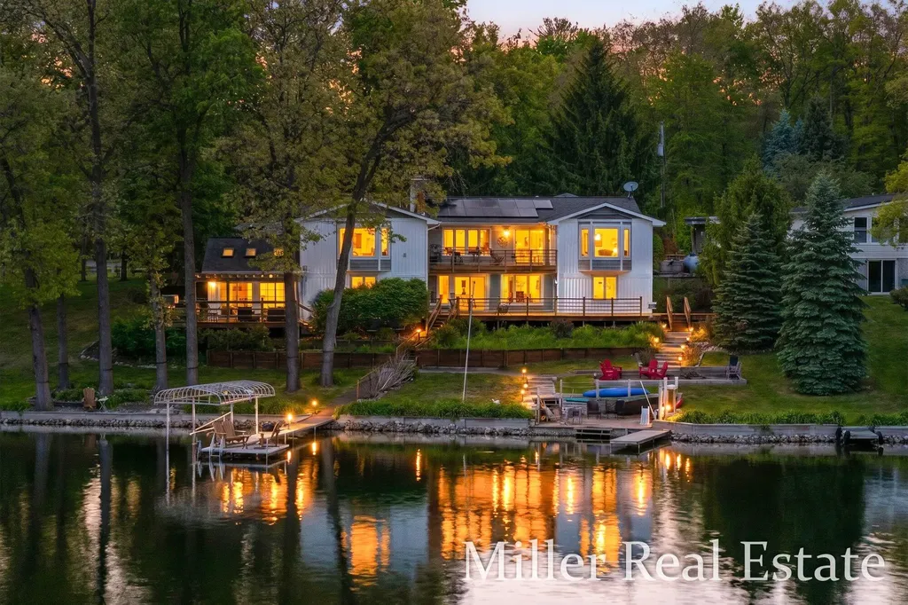 1589 Pleasant View Drive Rutland Charter Township MI 49058