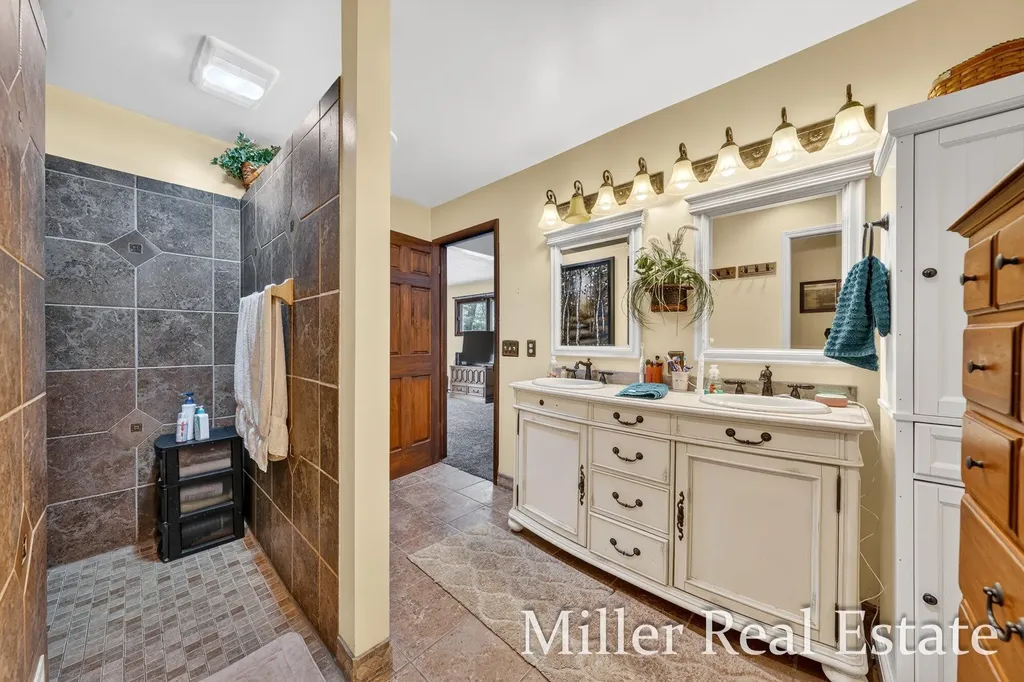1589 Pleasant View Drive Rutland Charter Township MI 49058