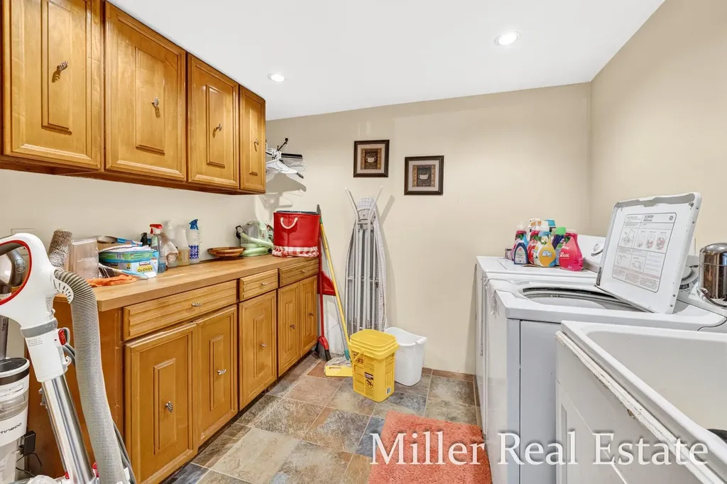 1589 Pleasant View Drive Rutland Charter Township MI 49058