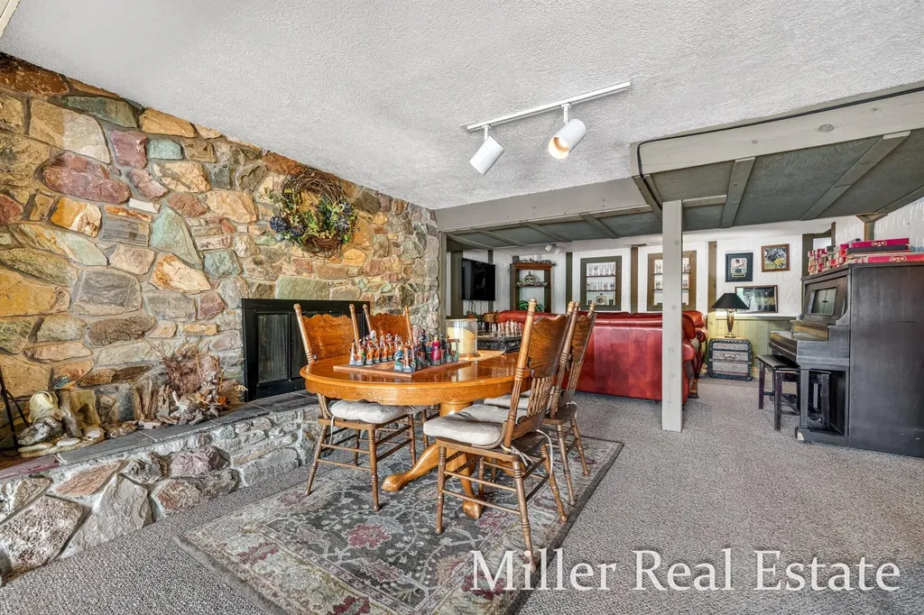 1589 Pleasant View Drive Rutland Charter Township MI 49058
