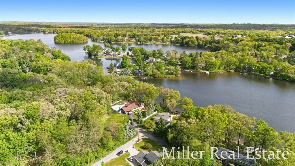 1589 Pleasant View Drive Rutland Charter Township MI 49058