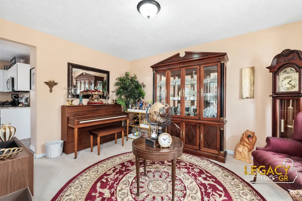 1850 Hollow Creek Drive SE Gaines Charter Township MI 49316