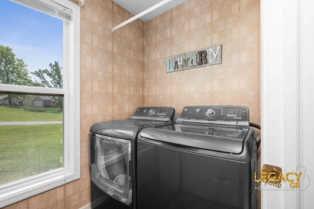1850 Hollow Creek Drive SE Gaines Charter Township MI 49316