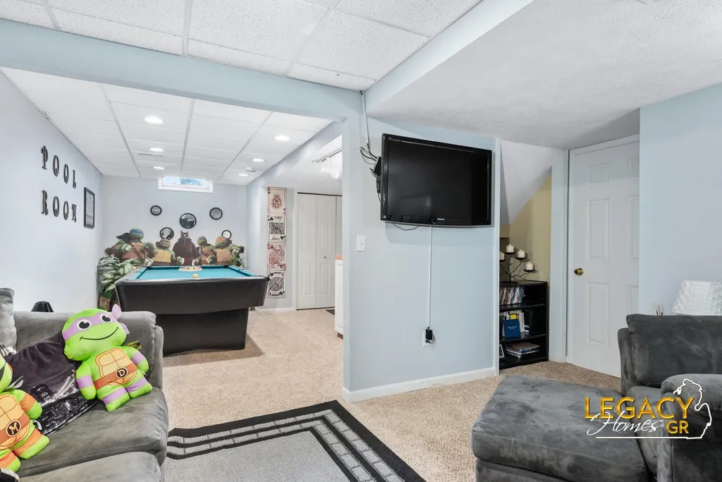 1850 Hollow Creek Drive SE Gaines Charter Township MI 49316