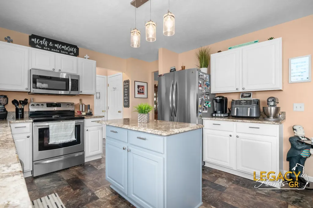 1850 Hollow Creek Drive SE Gaines Charter Township MI 49316