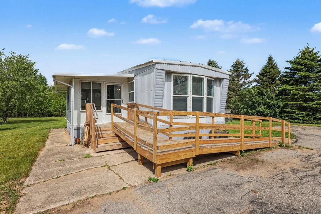 15827 Algoma Avenue NE Solon Township MI 49319