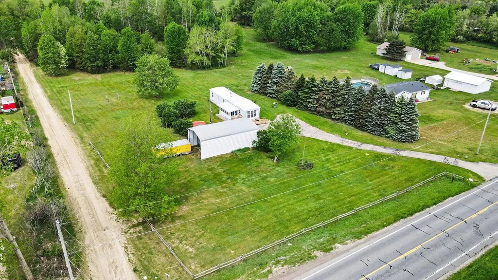 15827 Algoma Avenue NE Solon Township MI 49319