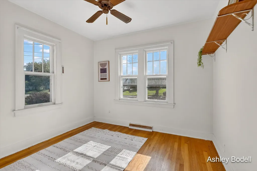 2129 Emerald Avenue NE Grand Rapids City MI 49505