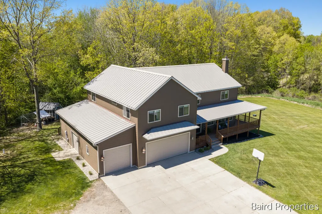 197 Leonard Street NW Tallmadge Charter Township MI 49534