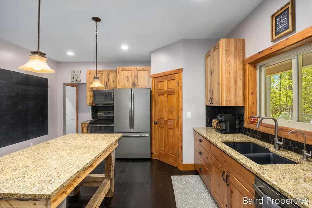 197 Leonard Street NW Tallmadge Charter Township MI 49534