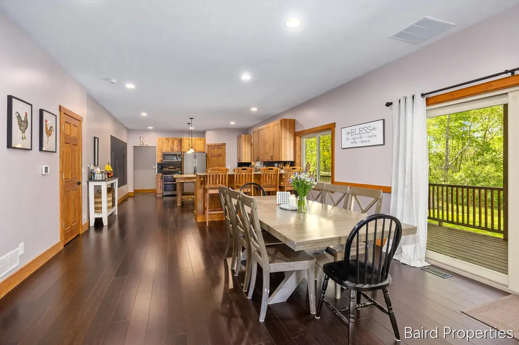 197 Leonard Street NW Tallmadge Charter Township MI 49534