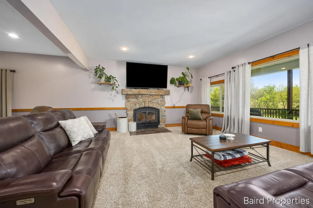 197 Leonard Street NW Tallmadge Charter Township MI 49534