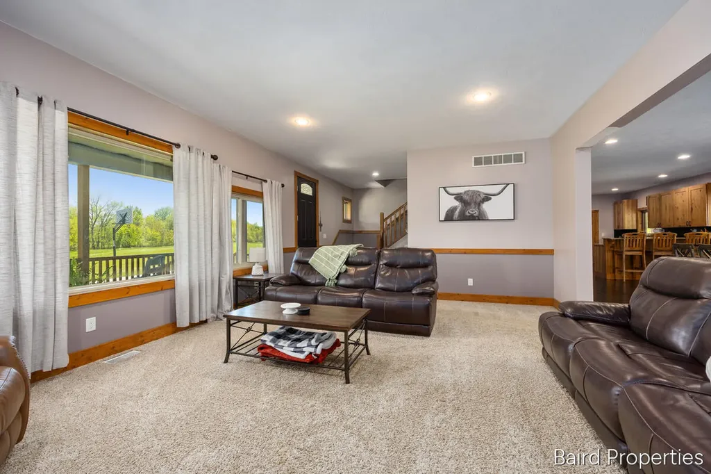 197 Leonard Street NW Tallmadge Charter Township MI 49534