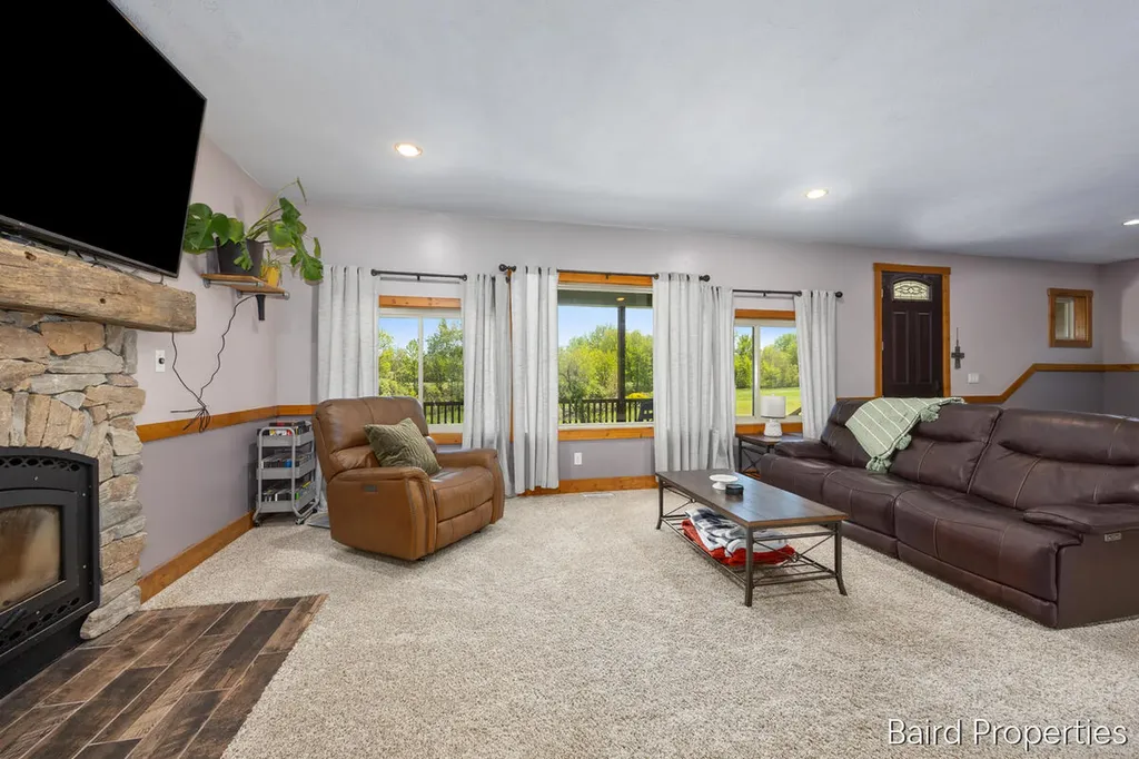 197 Leonard Street NW Tallmadge Charter Township MI 49534