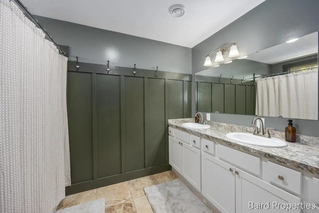 197 Leonard Street NW Tallmadge Charter Township MI 49534