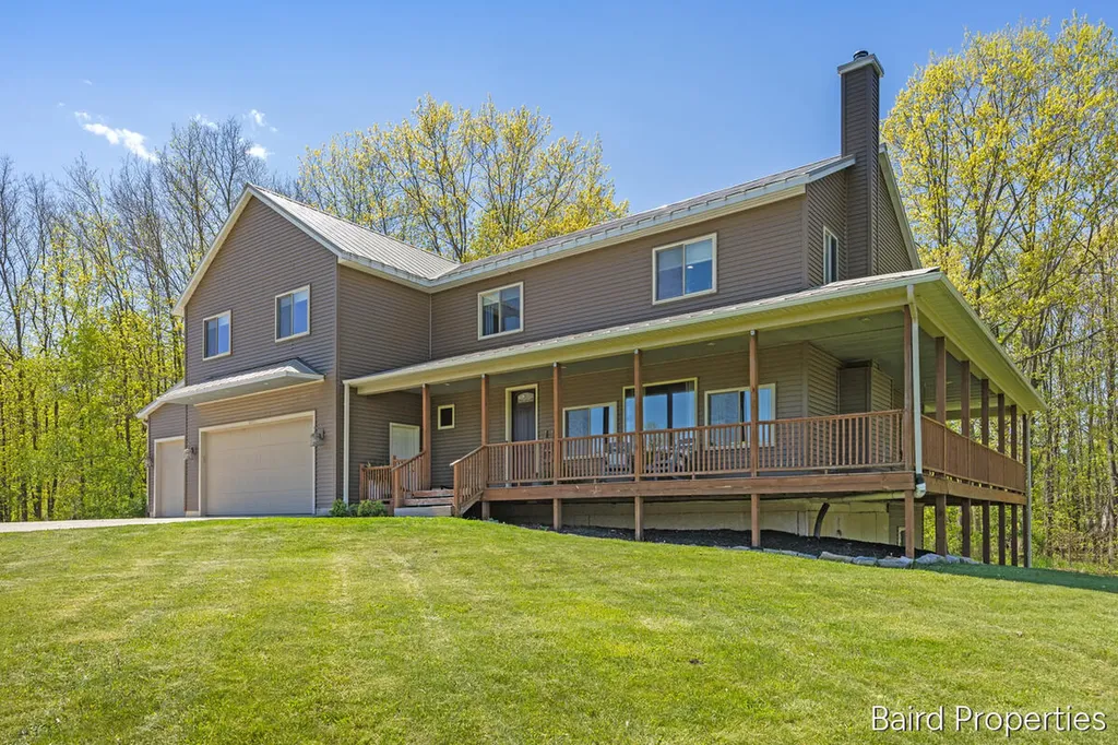 197 Leonard Street NW Tallmadge Charter Township MI 49534