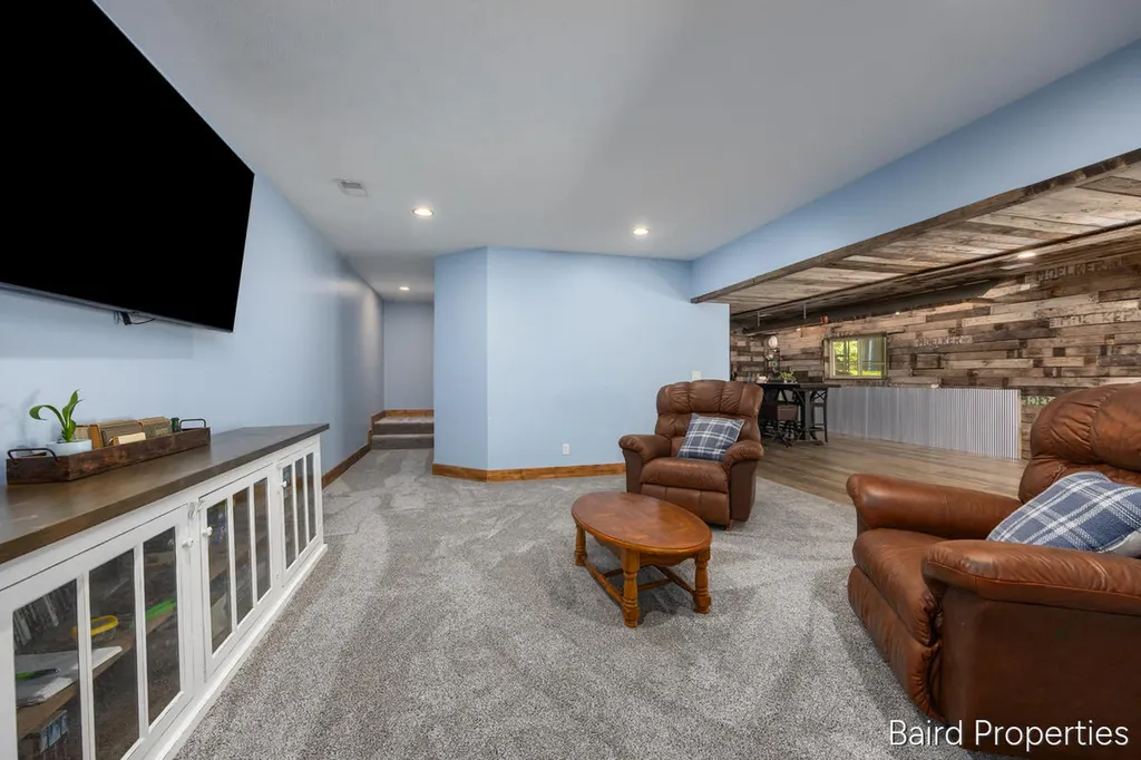 197 Leonard Street NW Tallmadge Charter Township MI 49534