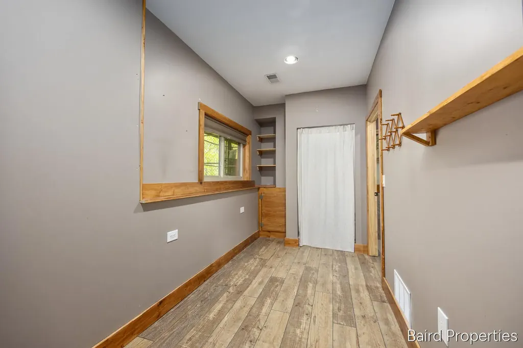 197 Leonard Street NW Tallmadge Charter Township MI 49534