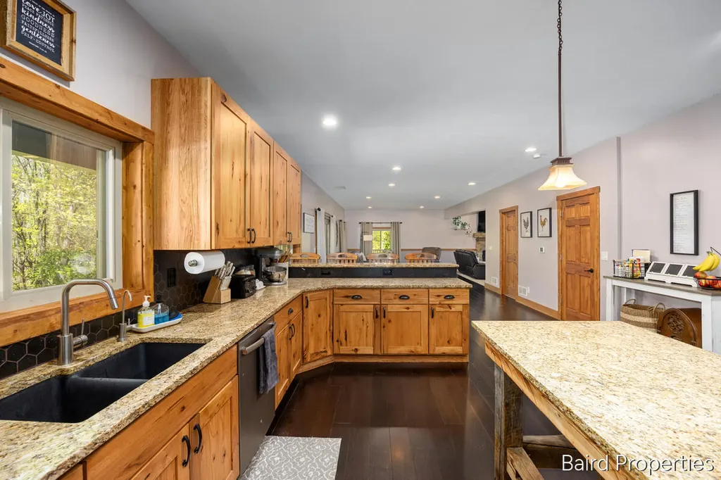 197 Leonard Street NW Tallmadge Charter Township MI 49534