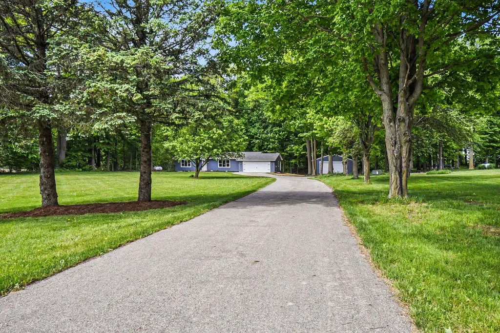 5615 Duncan Lane SE Caledonia Township MI 49316