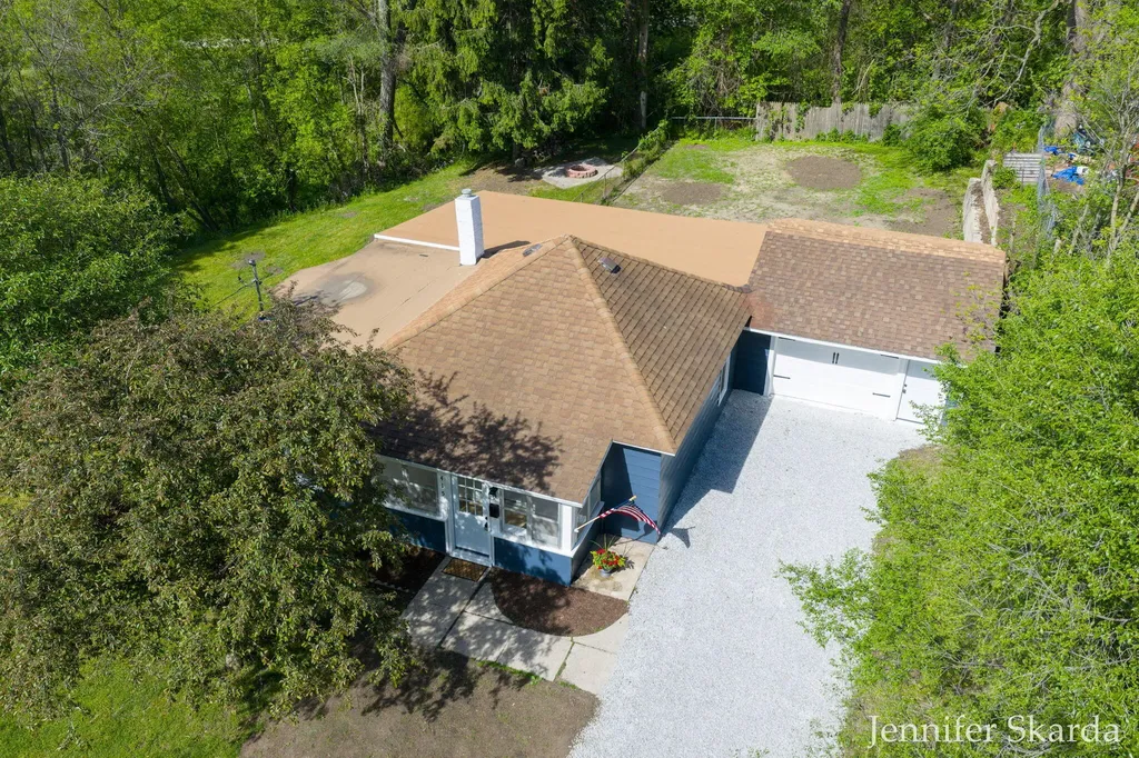 415 N State Road Belding City MI 48809