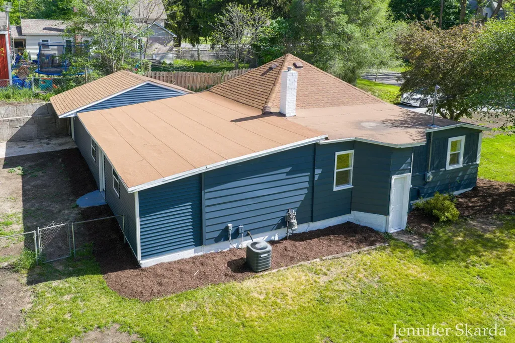 415 N State Road Belding City MI 48809