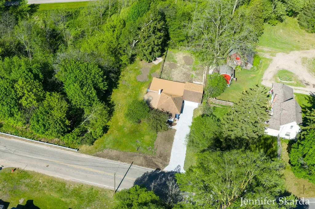 415 N State Road Belding City MI 48809