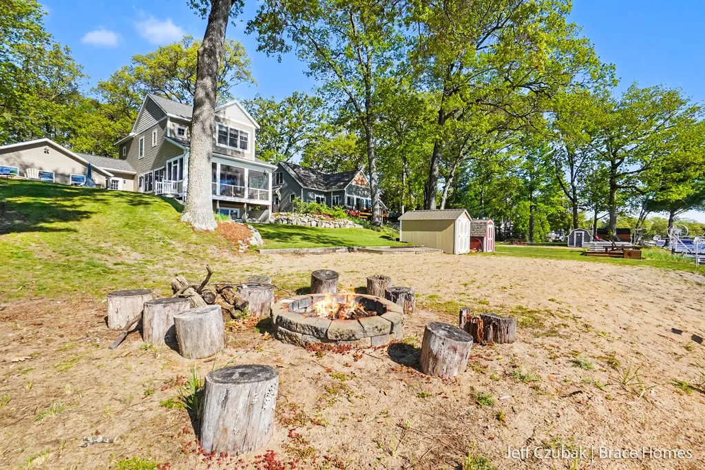 10311 S Rebecca Road Lake Township MI 49304