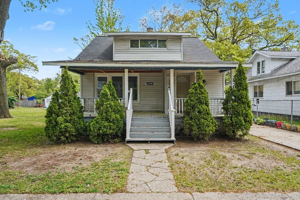 1774 Dyson Street Muskegon City MI 49442