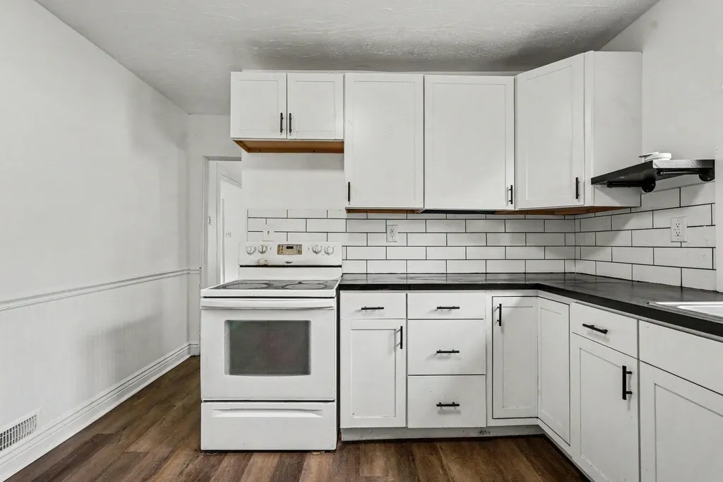 1774 Dyson Street Muskegon City MI 49442