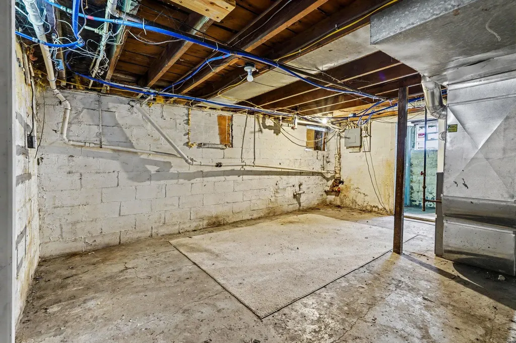 1774 Dyson Street Muskegon City MI 49442