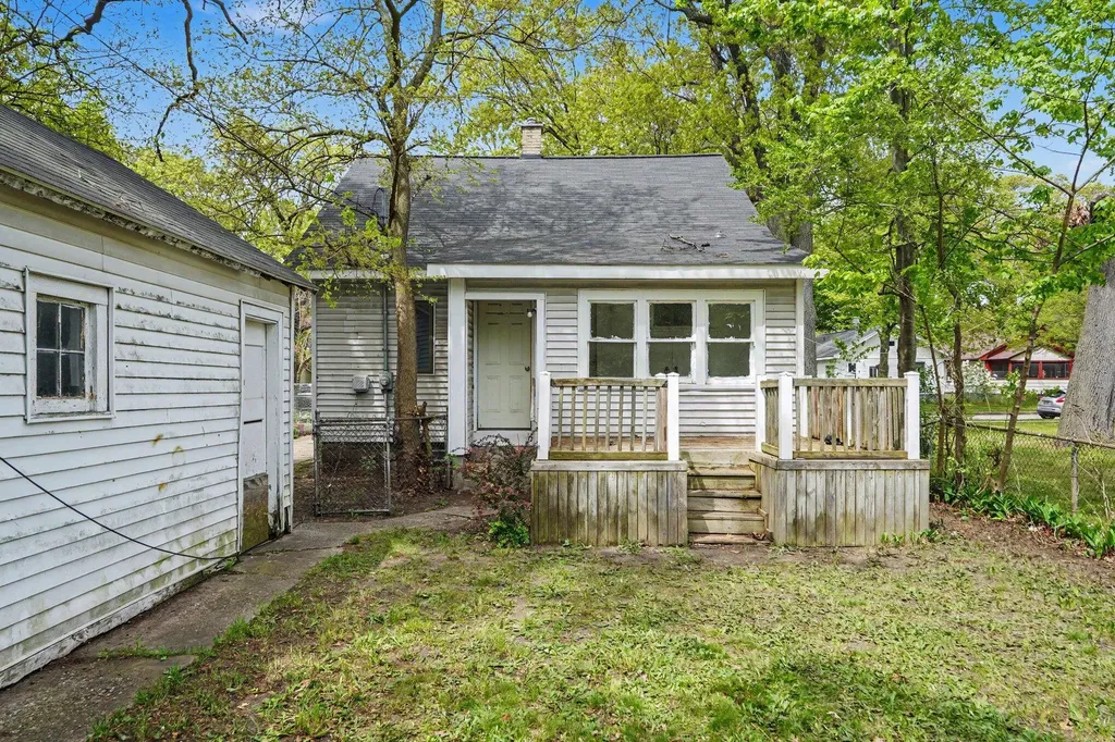 1774 Dyson Street Muskegon City MI 49442