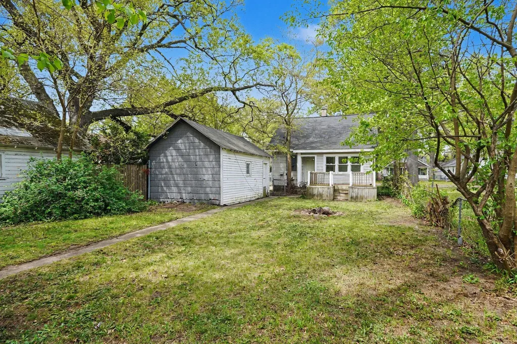 1774 Dyson Street Muskegon City MI 49442