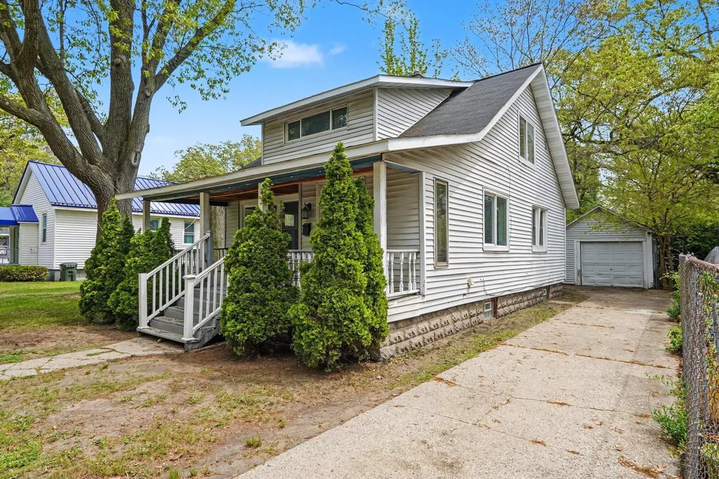 1774 Dyson Street Muskegon City MI 49442