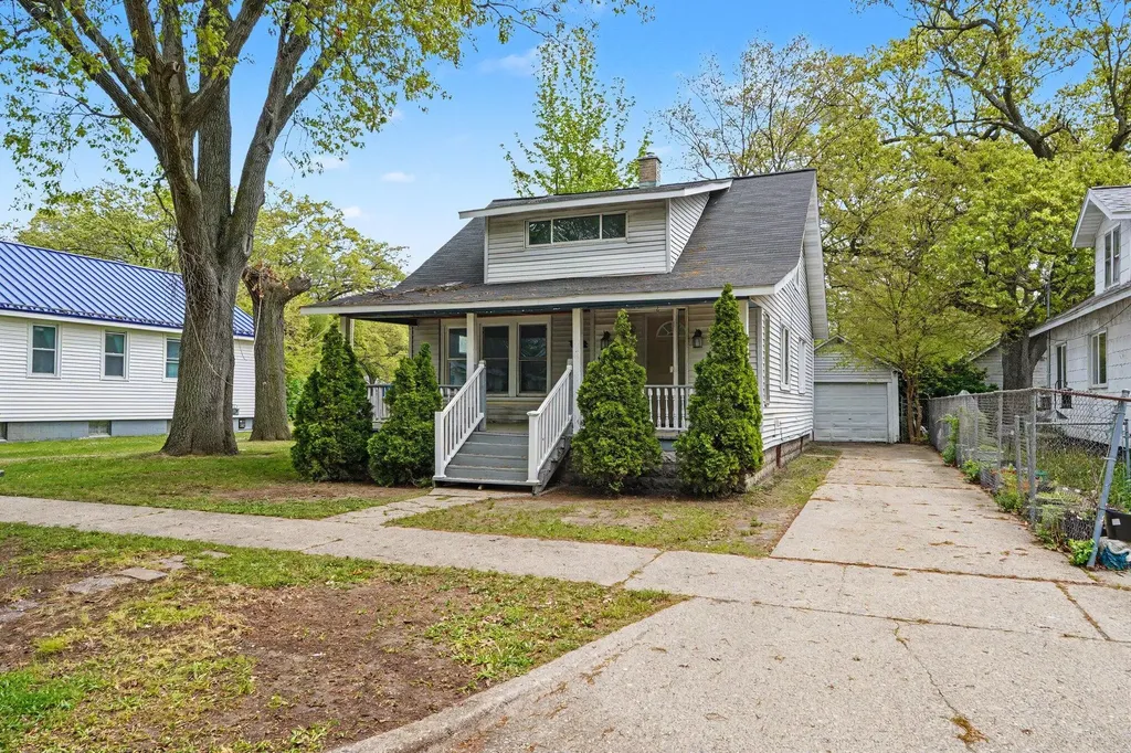 1774 Dyson Street Muskegon City MI 49442