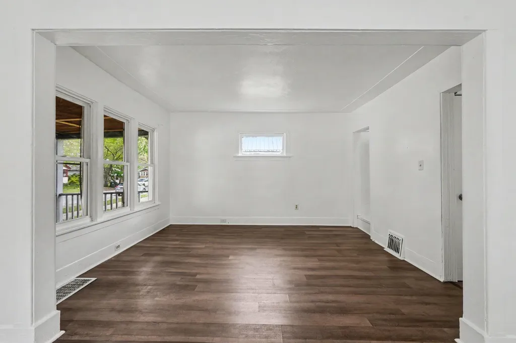 1774 Dyson Street Muskegon City MI 49442